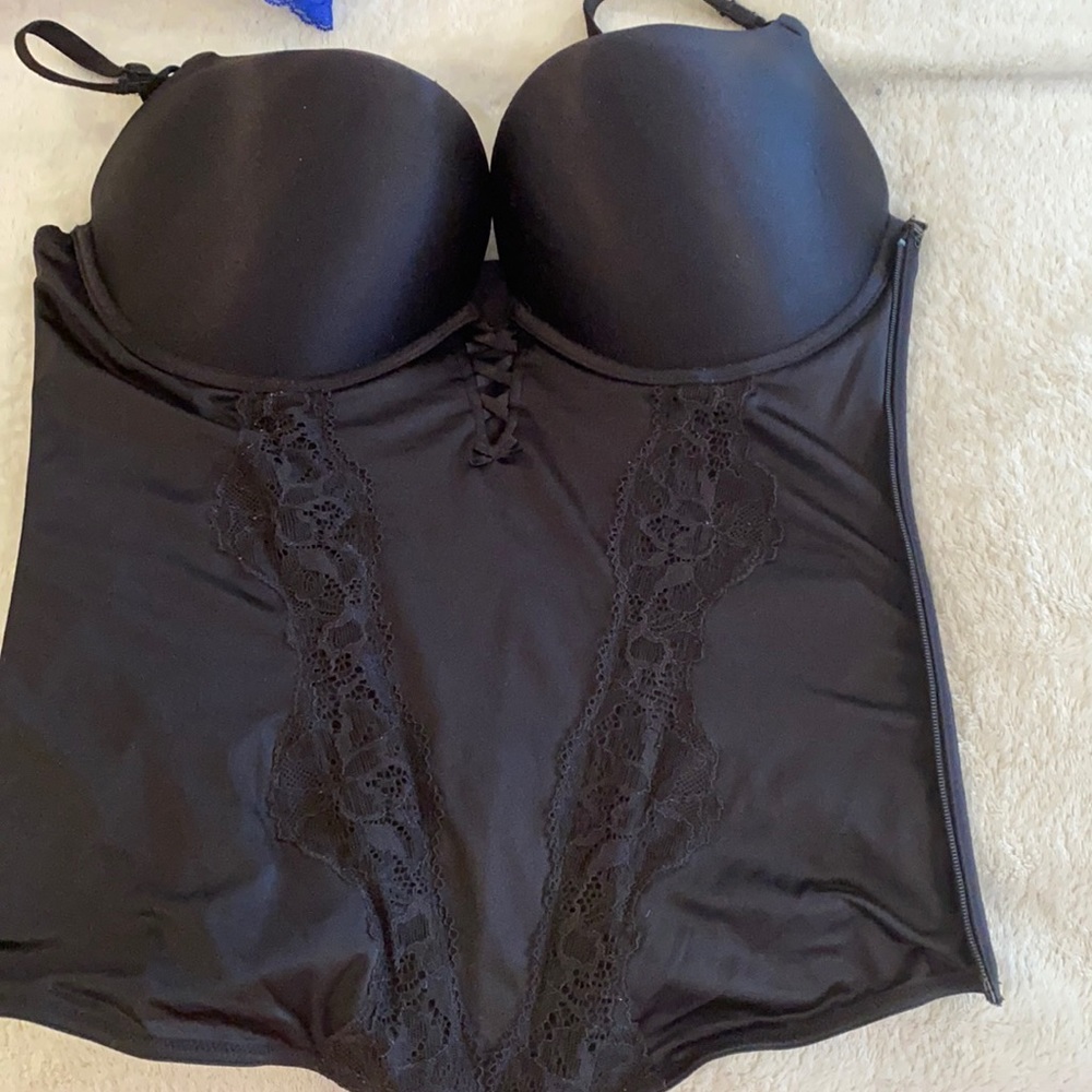 Brand new Victoria’s Secret size 36C cami